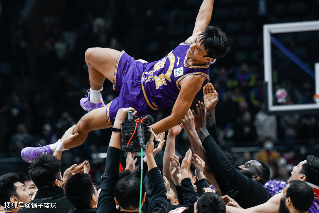 华盛顿奇才训练开放日，窗口期造点机会引欢呼，CBA季后赛在即，球队文化再被提及的简单介绍-AYX